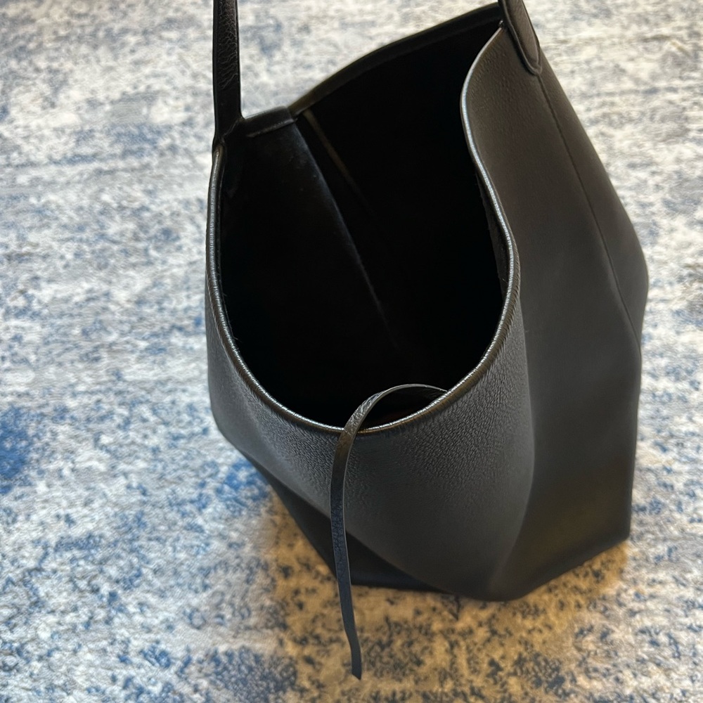 The Row Large NS Park Black Leather Tote - Picture 4 of 17
